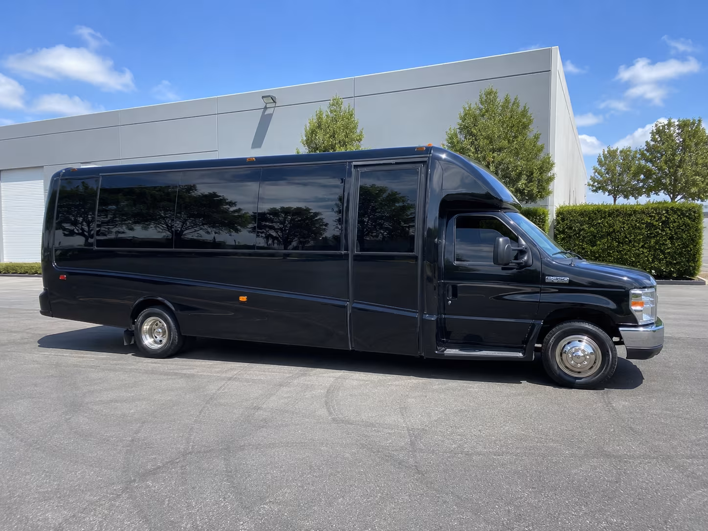 Alexandria Winery Tour & Pub Crawl Transportation pickup coordination
